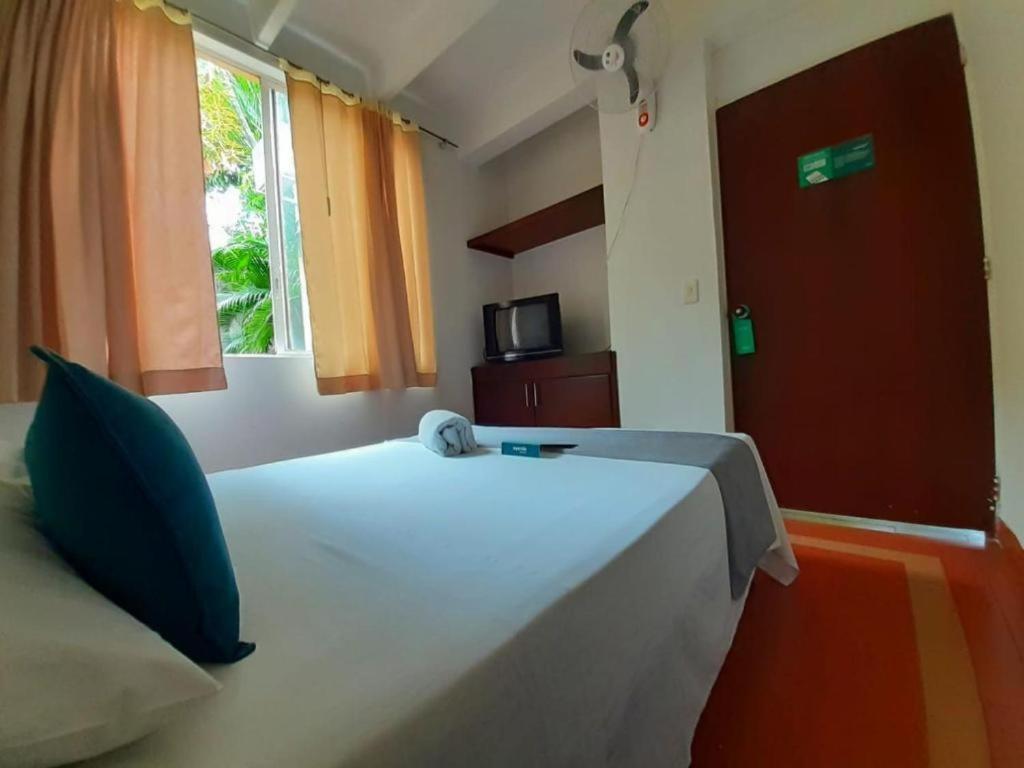Hotel Mar Azul Neiva Неива Екстериор снимка