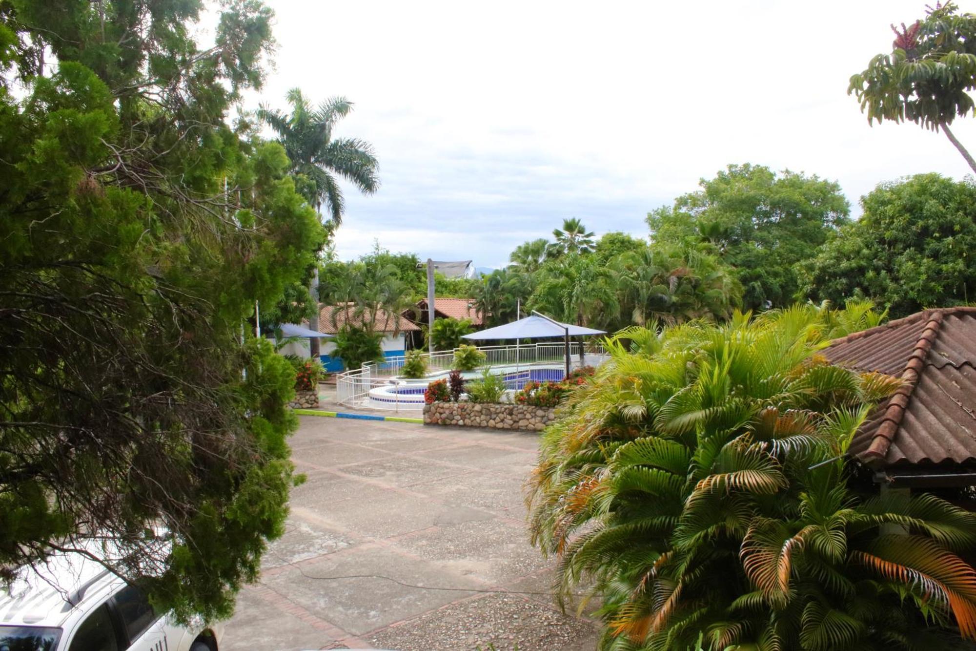 Hotel Mar Azul Neiva Неива Екстериор снимка