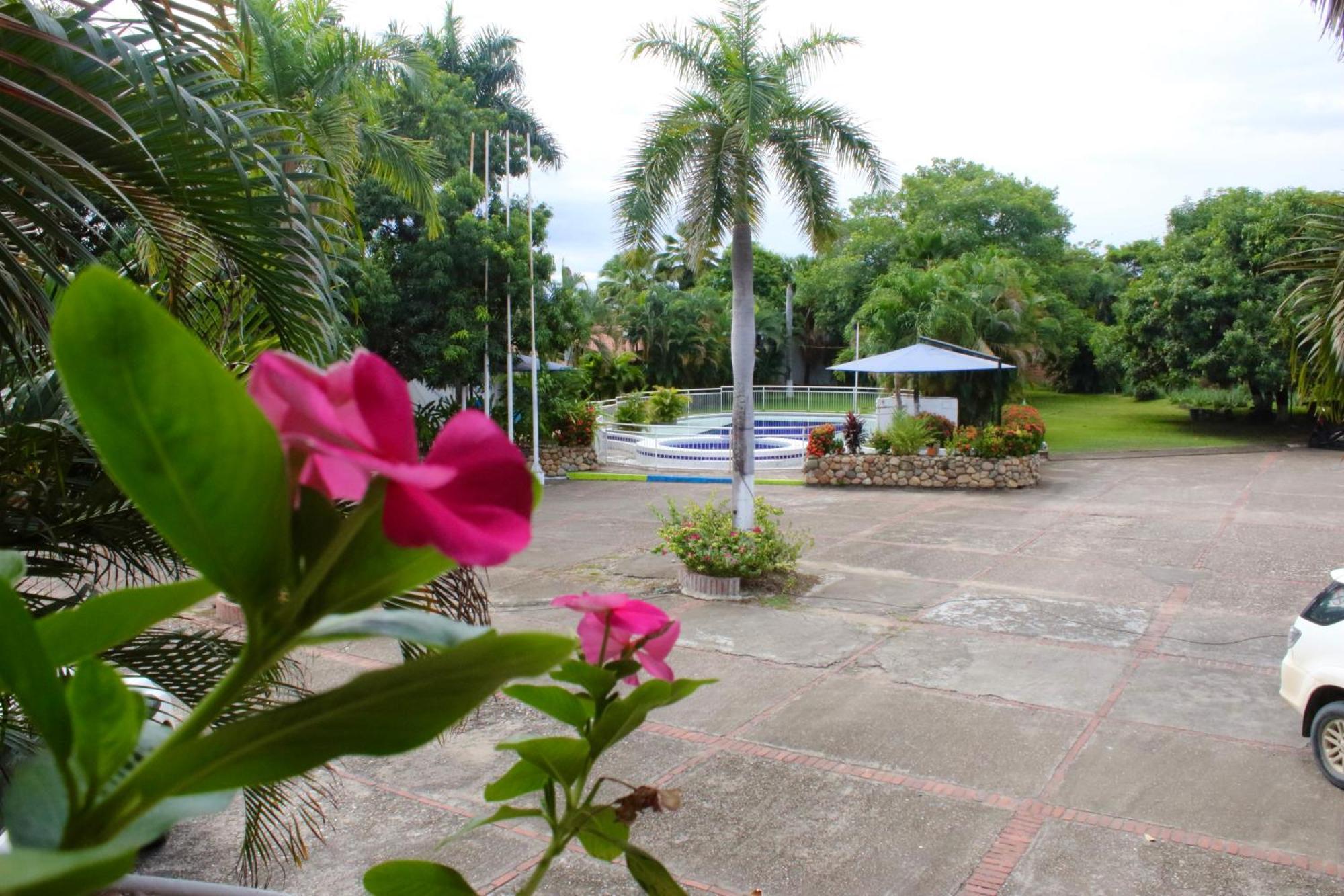 Hotel Mar Azul Neiva Неива Екстериор снимка